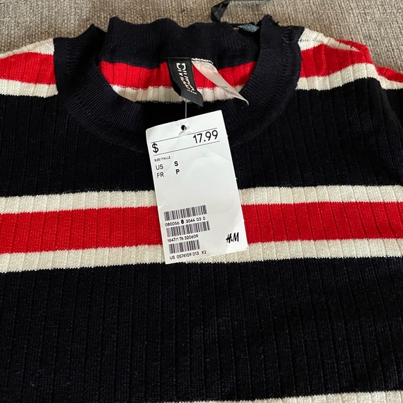 H&M Sweater - Picture 3 of 4